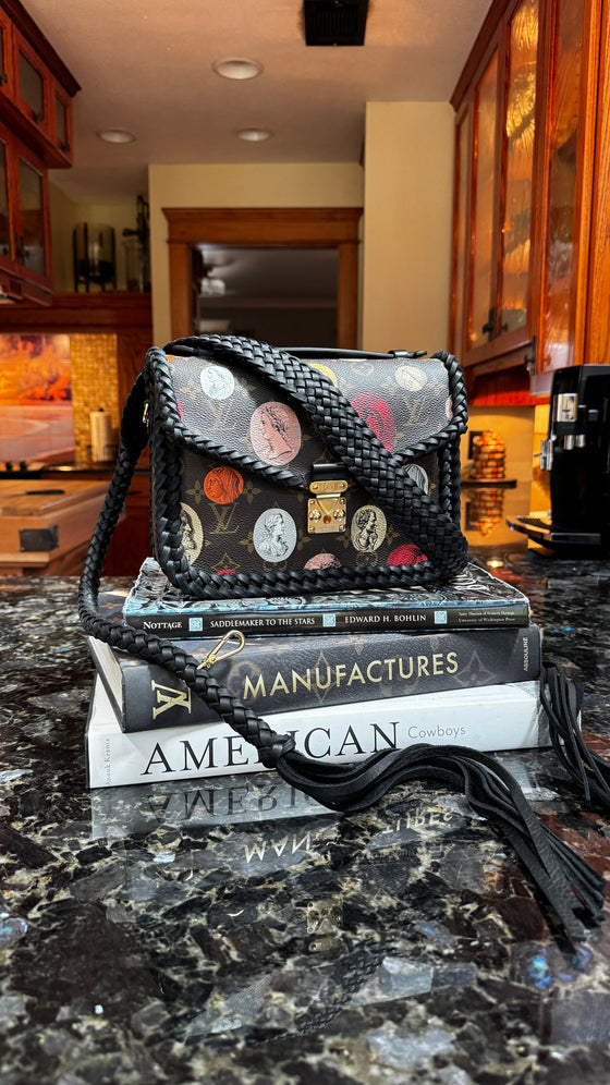 LAV Original Coins Pochette Metis Noir Braided