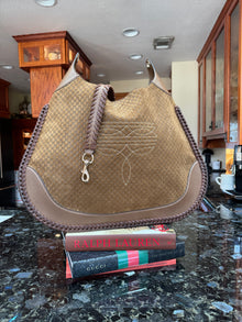  LAV Original Gucci B Maxi Shoulder Bag
