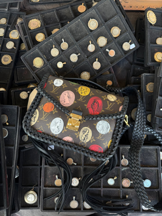 LAV Original Coins Pochette Metis Noir Braided
